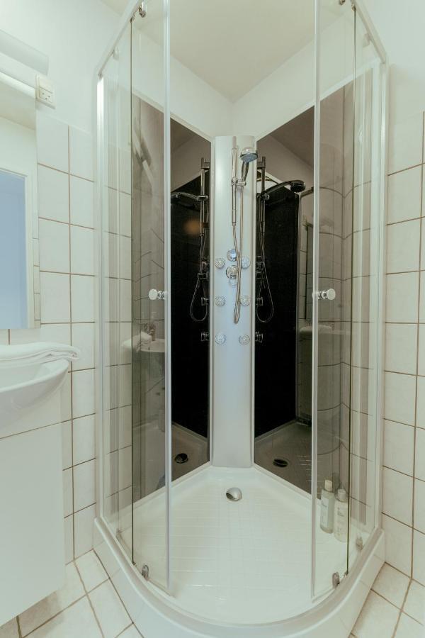 1 Bedroom Apartment / Central / ทอร์สเฮาน์ ภายนอก รูปภาพ
